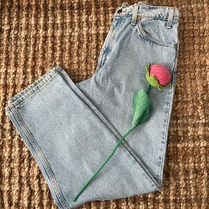 Women’s 29 years old Vintage Levi’s orange tab 550 jeans-size 32